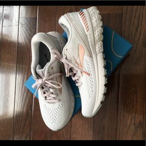 Brooks Adrenaline GTS 19 Grey/Copper Sneaker SZ 8